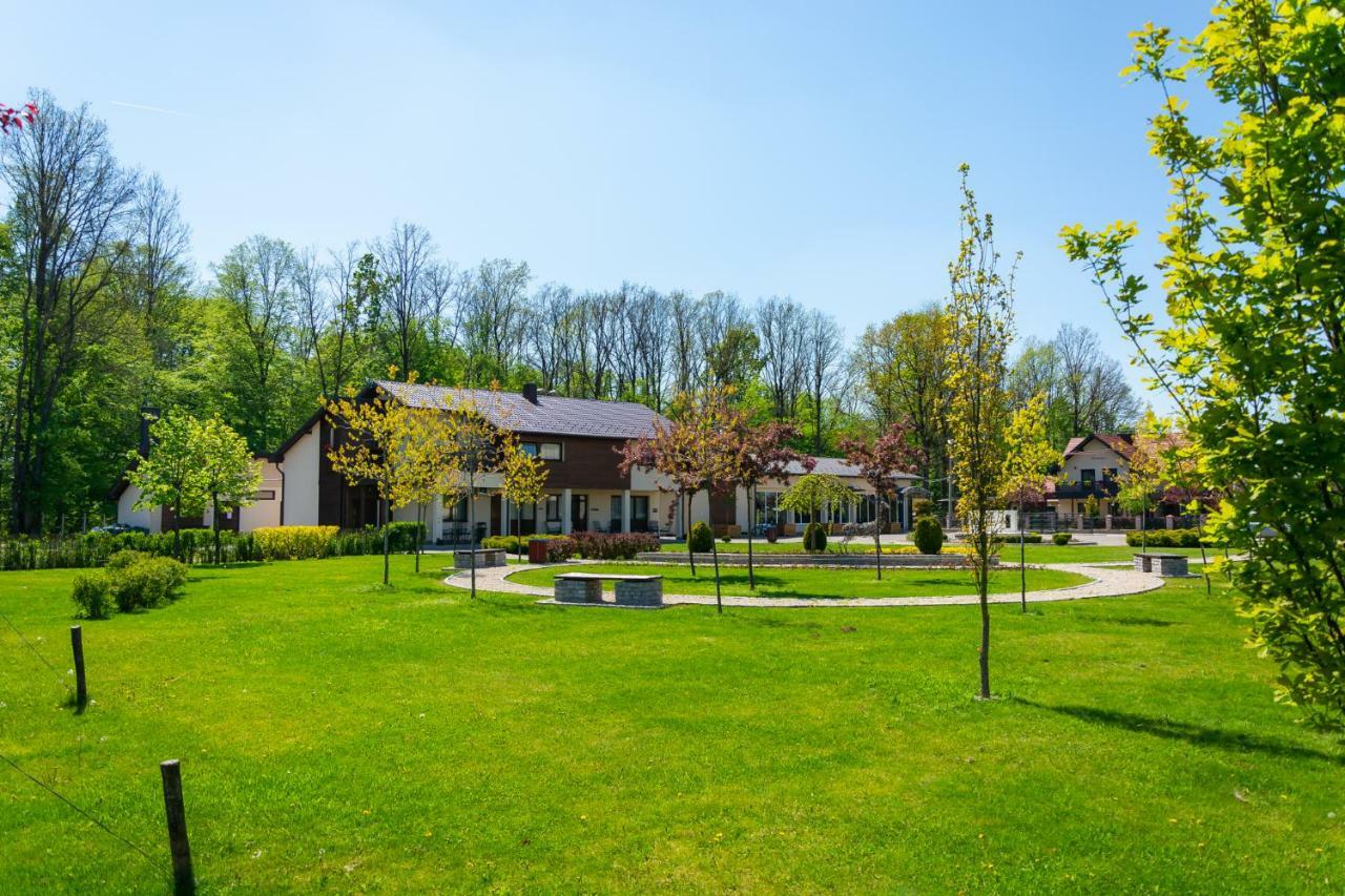 Hotel & Distillery Monogram Gradac  Exteriör bild