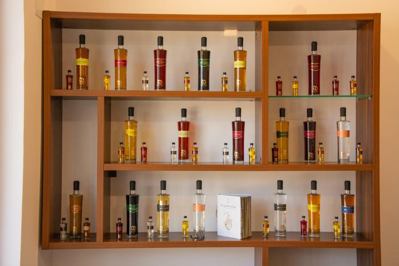 Hotel & Distillery Monogram Gradac  Exteriör bild