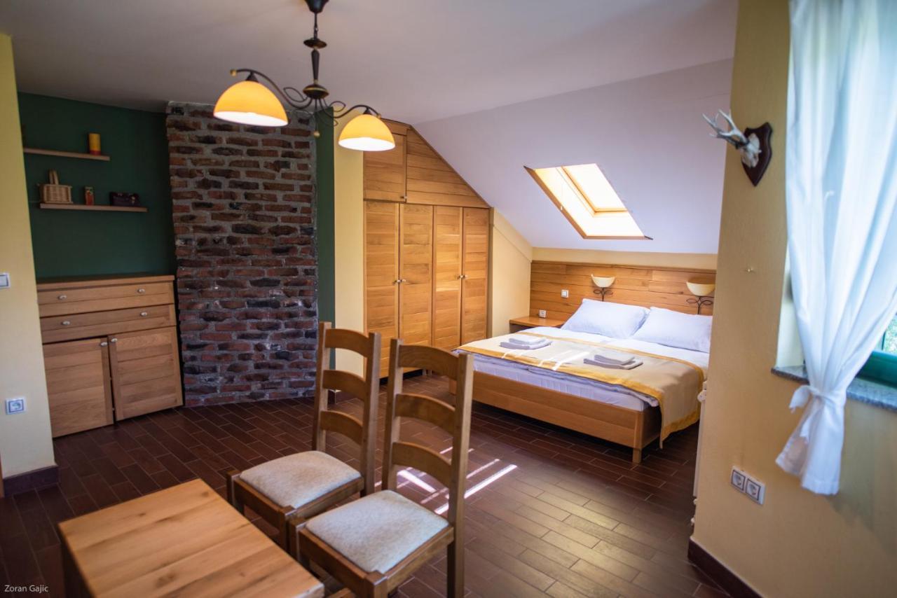 Hotel & Distillery Monogram Gradac  Exteriör bild